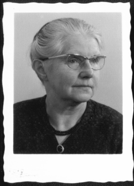 Anna Geertje (Anna) Otten, geb. 23-11-1898 -pasfoto 23-4-1970 b