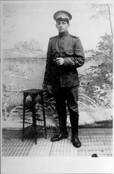 Hilbert Jonkman, geb 30-9-1890, militaire dienst in Harskamp b
